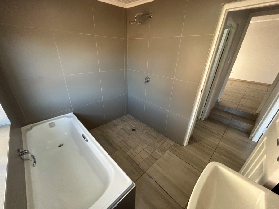 9 Bedroom Property for Sale in Jeffreys Bay Central Eastern Cape